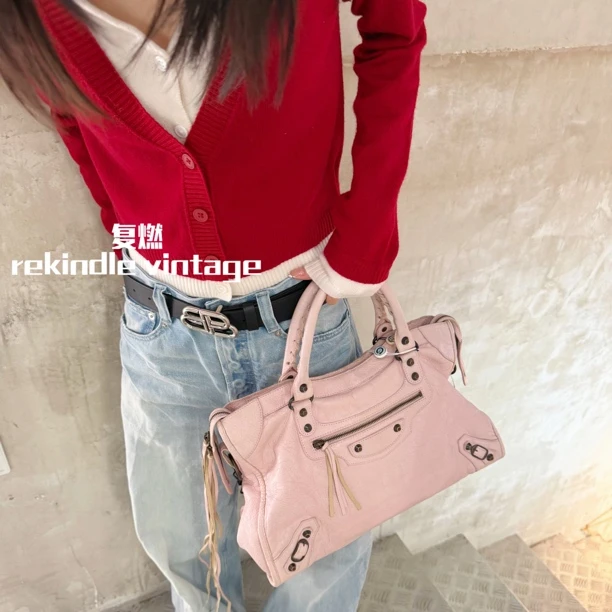 95新 Balenciaga/巴黎世家 复燃精选/粉色油蜡皮中号机车无镜子
