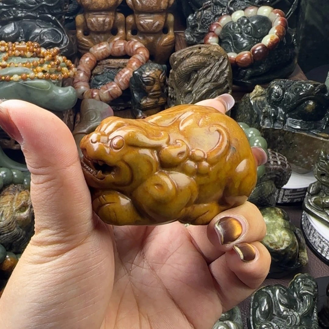 透闪石质玉未镶嵌珠宝奇石