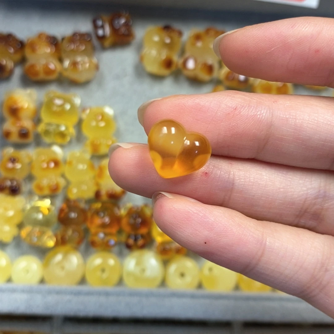 未镶嵌颈饰蜜蜡?***昕屁桃