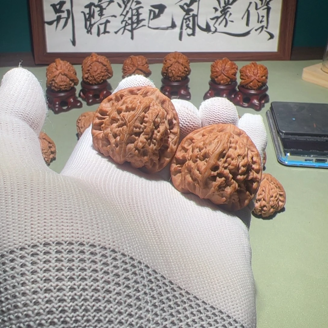 把件文玩核桃39白狮子桃心桩