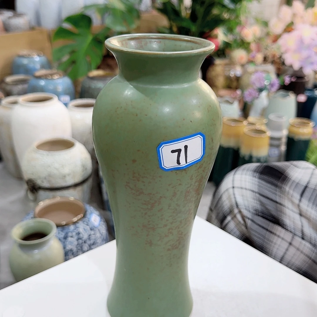 71号陶瓷花瓶25厘米瑕疵一个