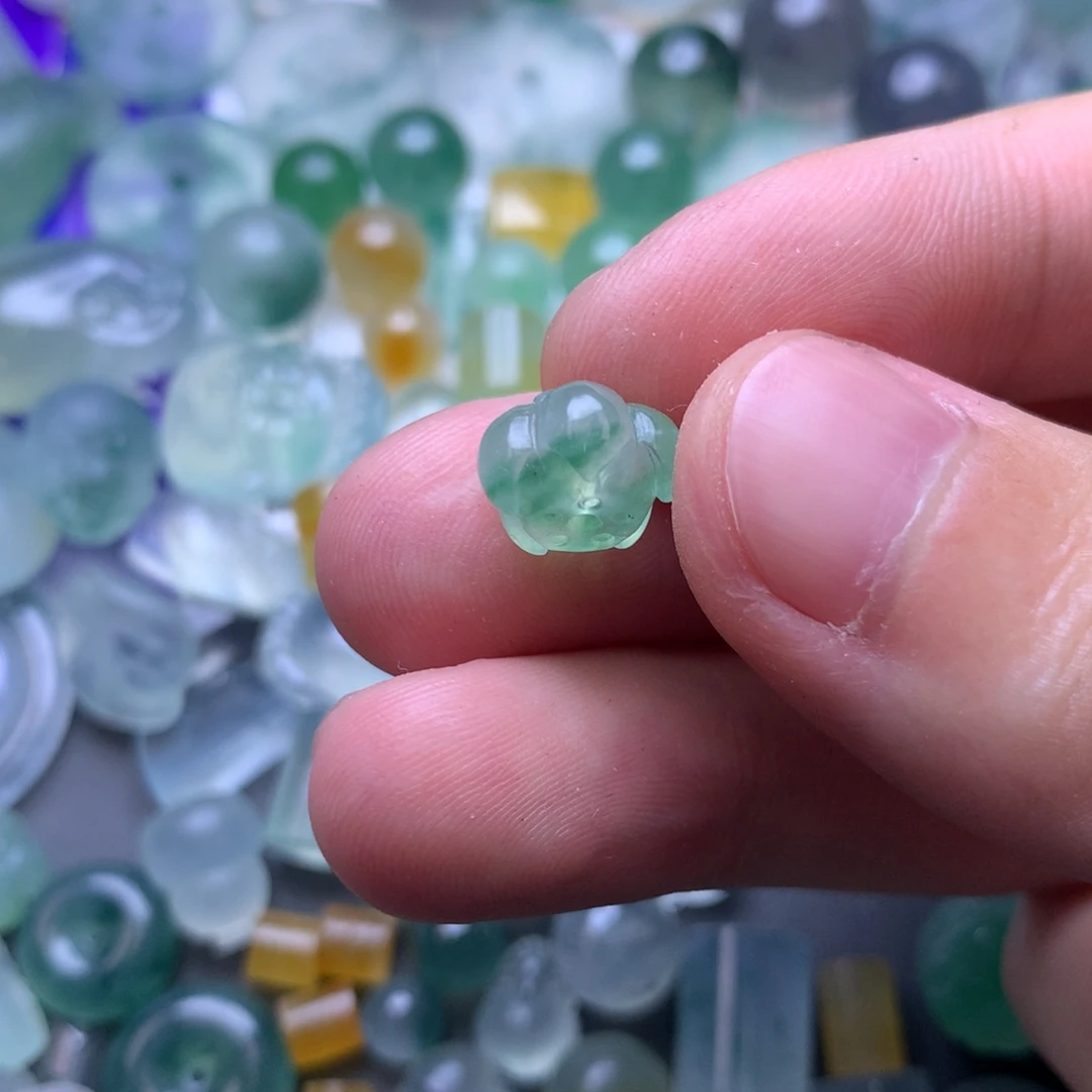 定制翡翠未镶嵌挂件