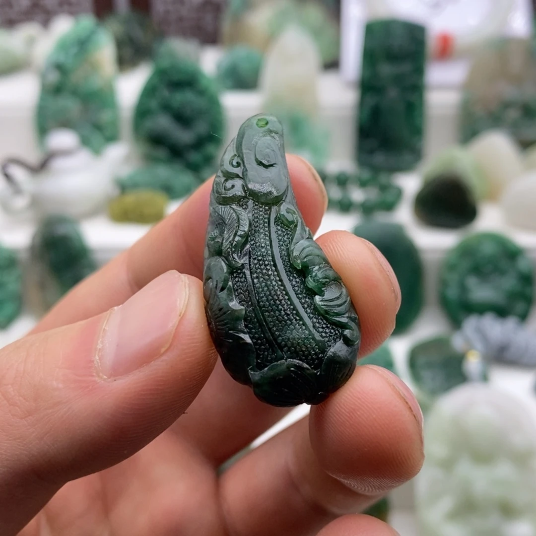独山玉颈饰未镶嵌南**燕