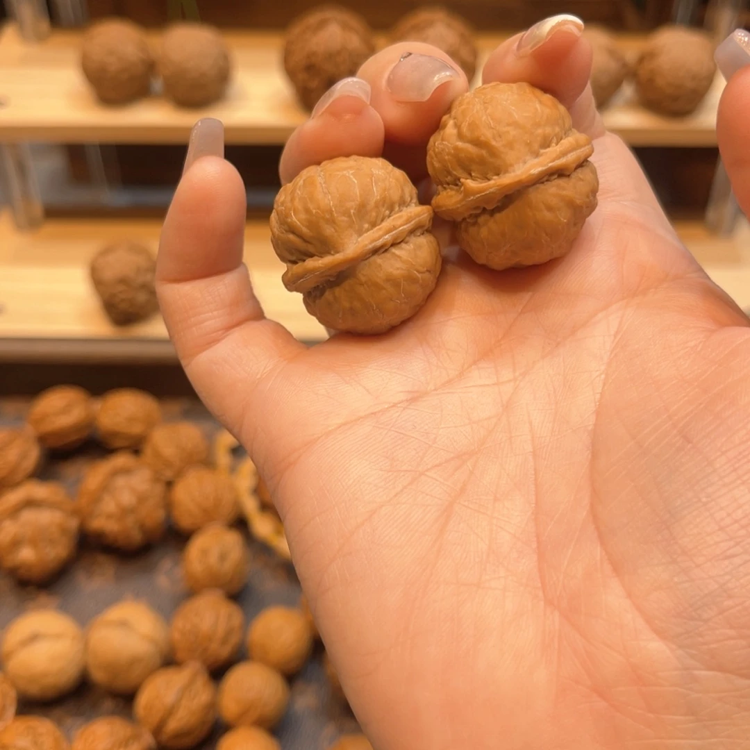 文玩核桃把件桃心元宝