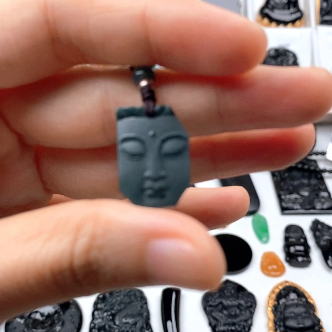 颈饰未镶嵌翡翠佛头