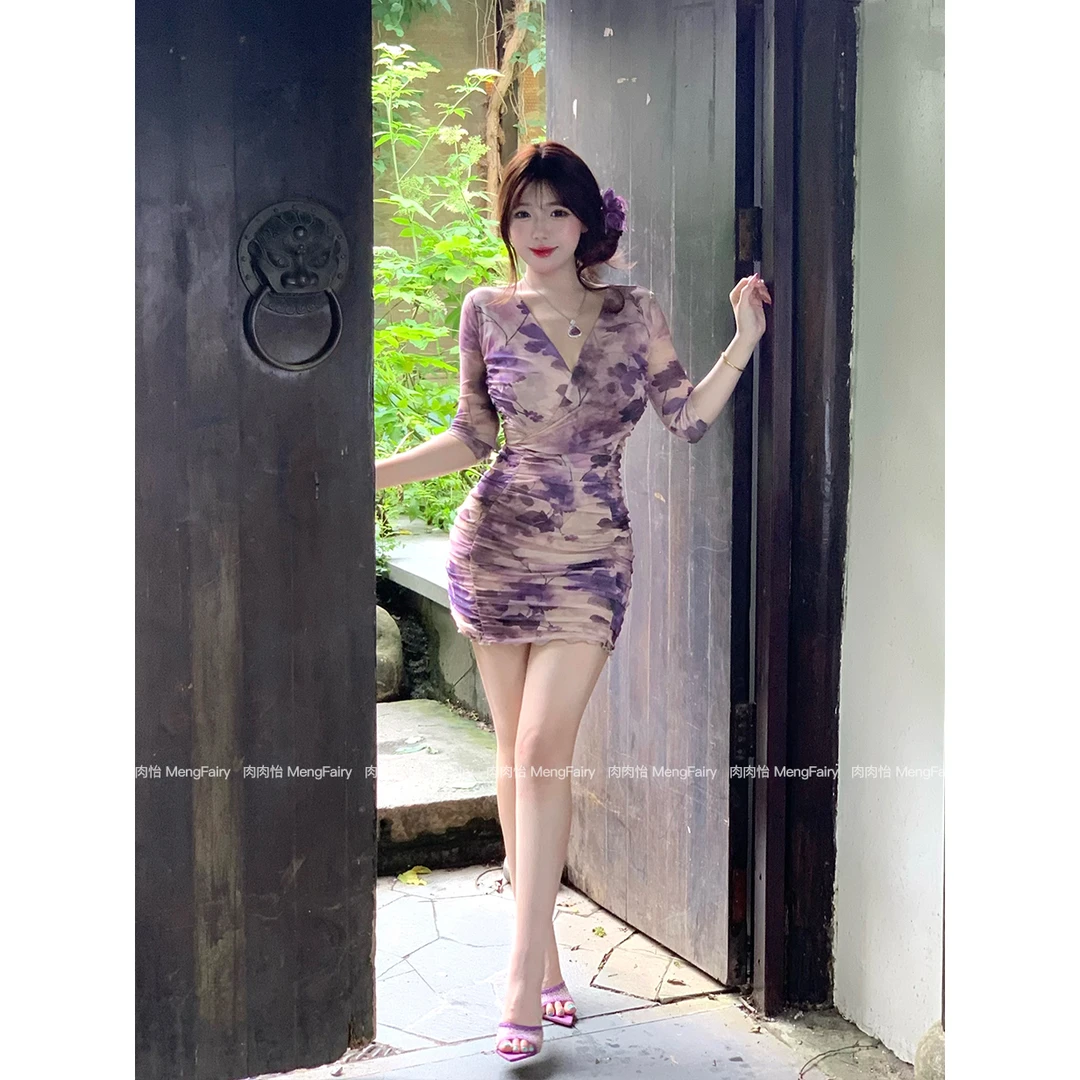 萌面侠肉肉怡 现货【烟紫朦胧】韵味晕染花瓣弹力修身连衣裙6586B