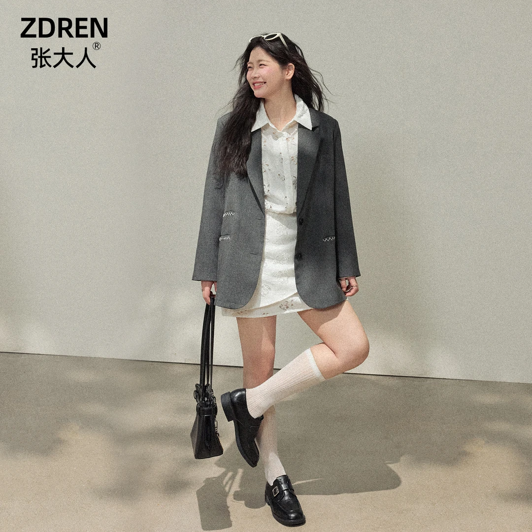 张大人【摩登教师】大码女装微胖妹妹设计感钩花镂空衬衫连衣裙套装