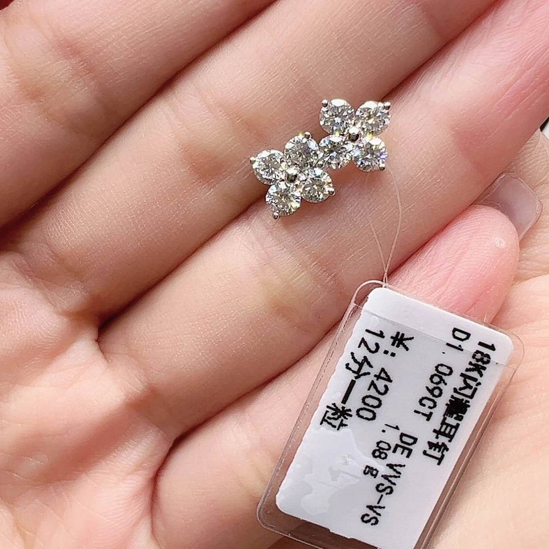 18K金镶嵌耳钉实验室培育钻石1.069ct K白闪耀耳钉
