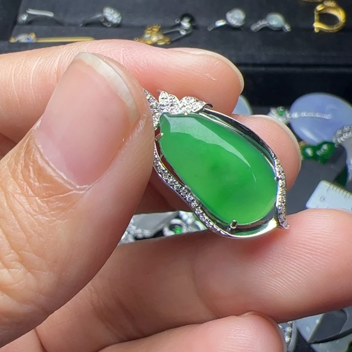 翡翠18K金镶嵌吊坠(不含链)