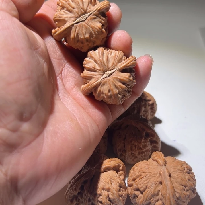 s***t文玩核桃把件闷白