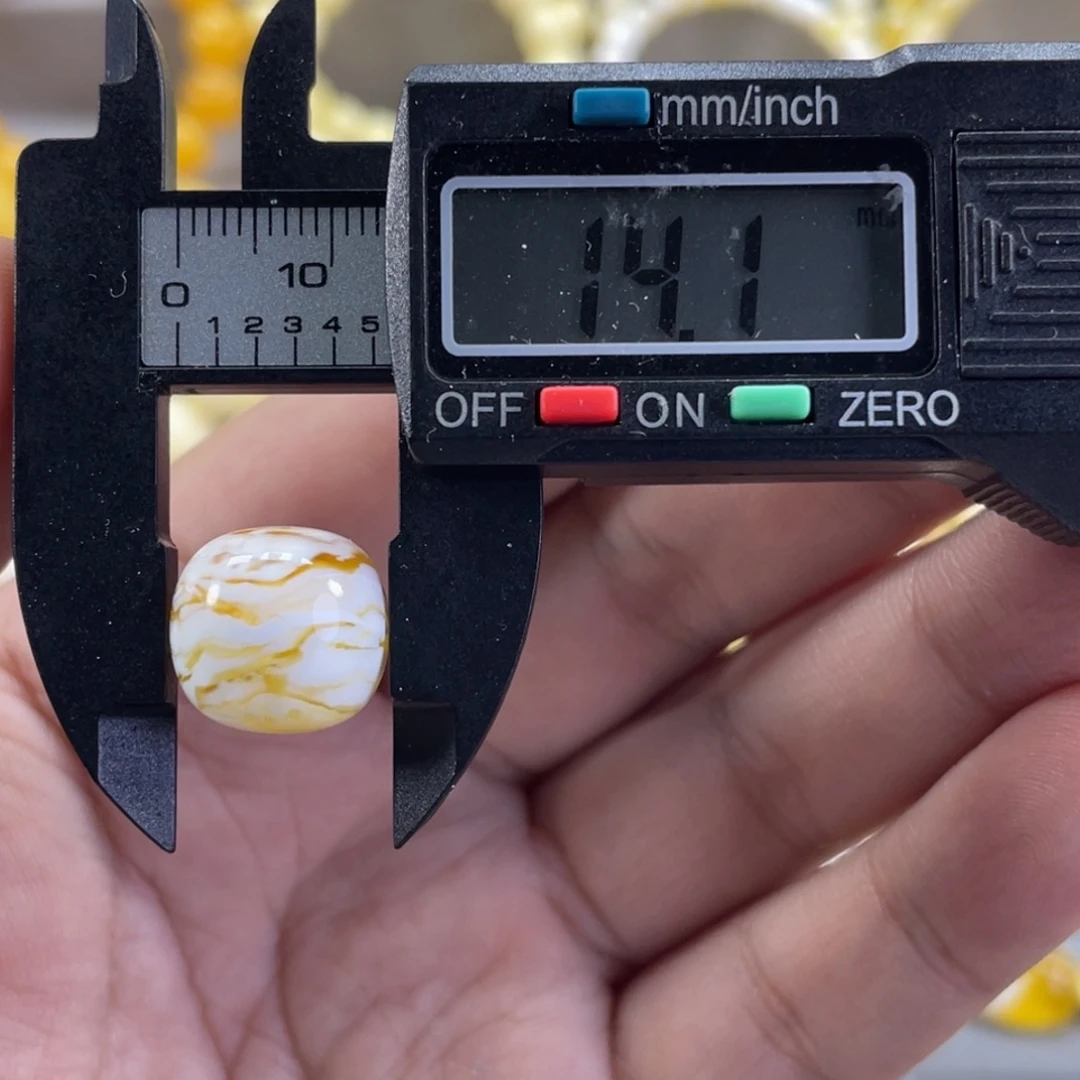 蜜蜡未镶嵌裸石金漆白虎皮老型