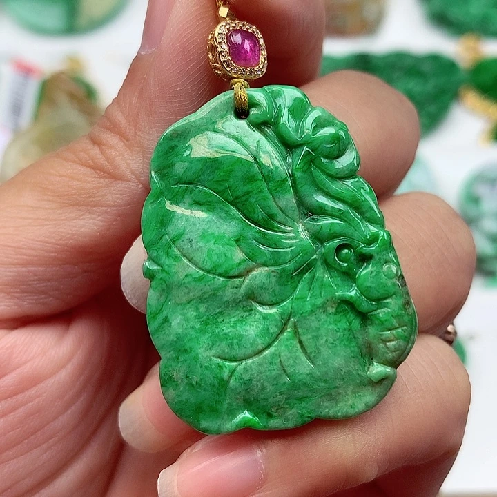 翡翠银S925镶嵌颈饰翡翠