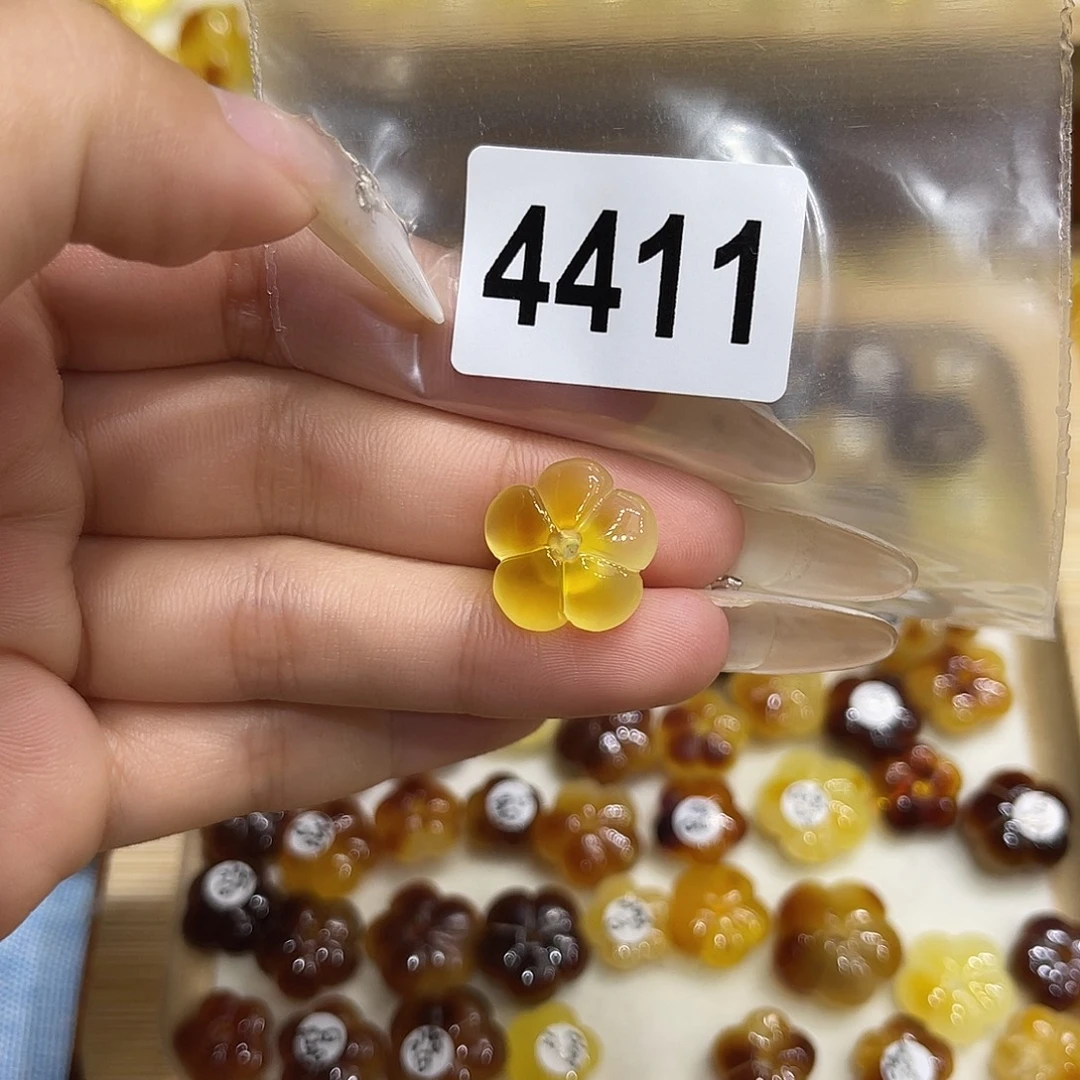 花***儿琥珀未镶嵌珠宝奇石