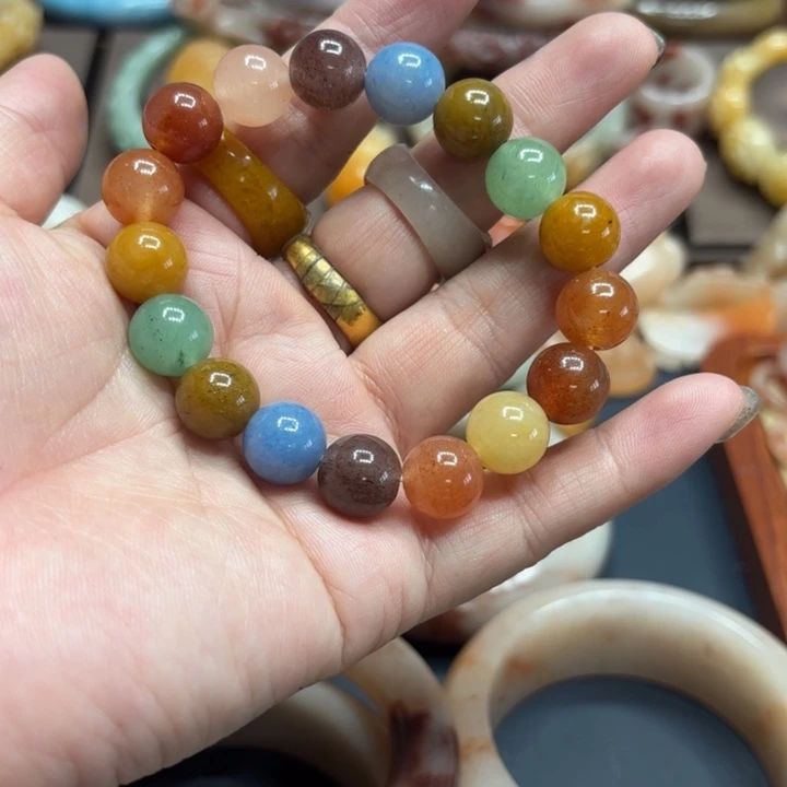 石英岩玉合金颈饰