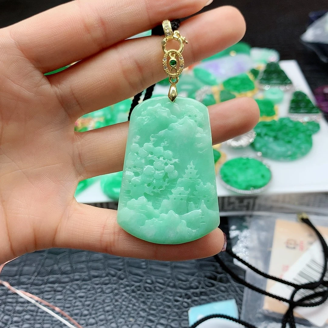 【闪购商品】翡翠吊坠(赠链)合金