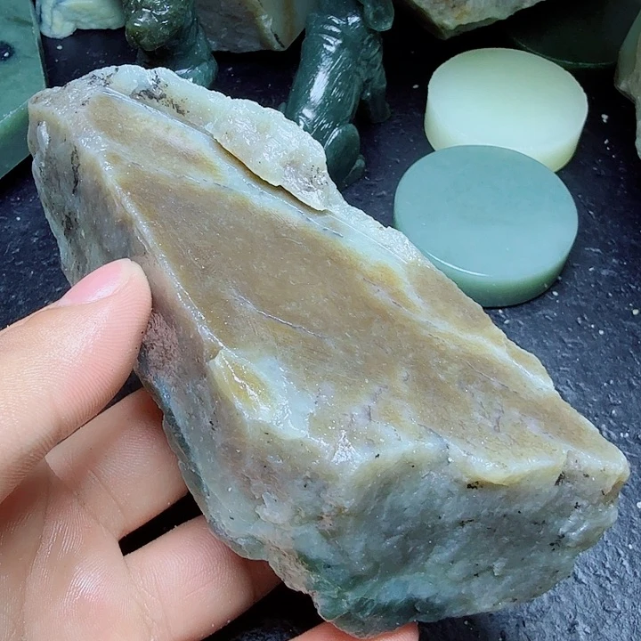 和田玉（糖玉）未镶嵌珠宝奇石