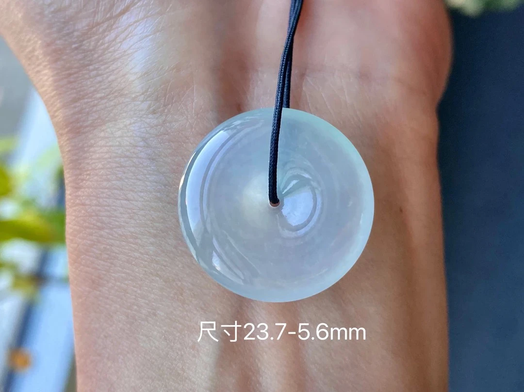 纯白冰透翡翠平安扣翡翠颈饰底子细腻干净底子白净翡翠平安扣吊坠