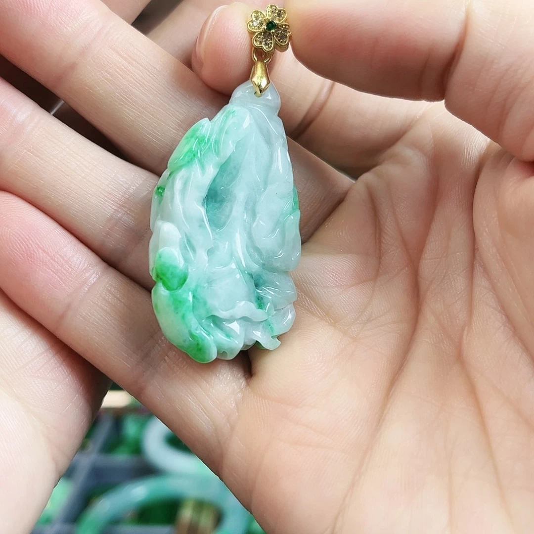 翡翠颈饰未镶嵌吊坠