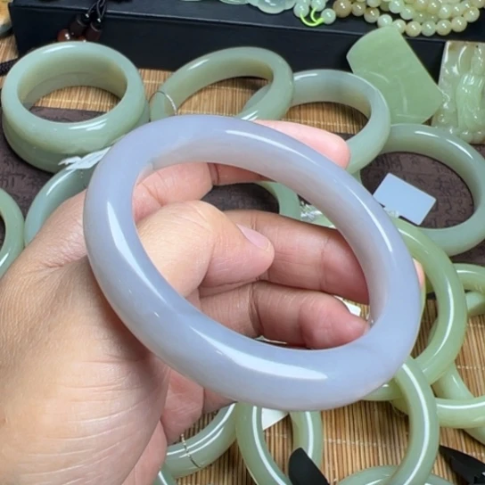 和田玉手镯未镶嵌58