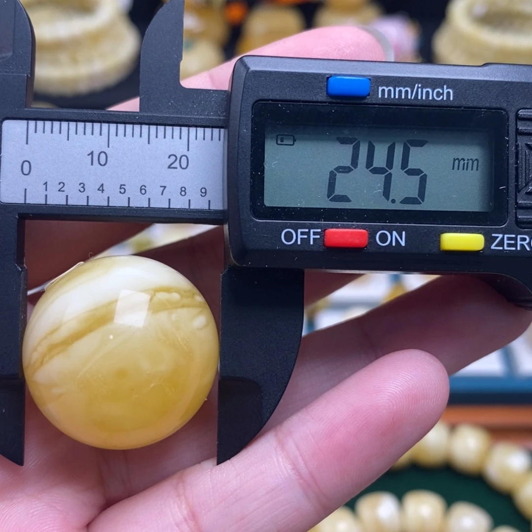 蜜蜡未镶嵌珠宝奇石