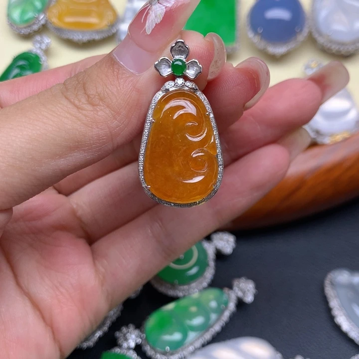 翡翠18K金镶嵌吊坠(不含链)