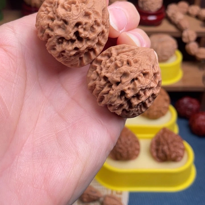 文玩核桃把件太行龙纹35