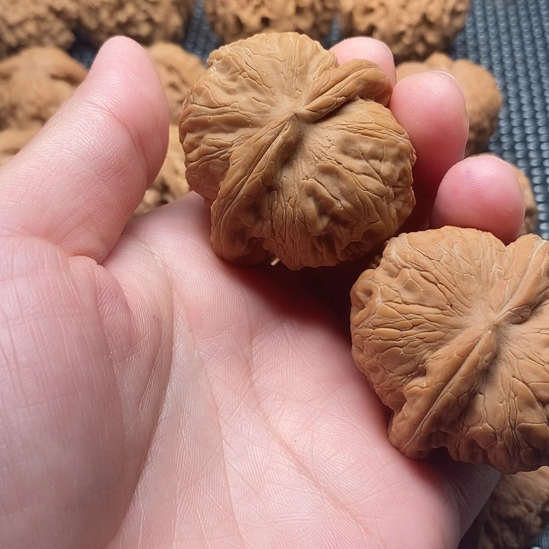 大***坤吊坠文玩核桃核桃