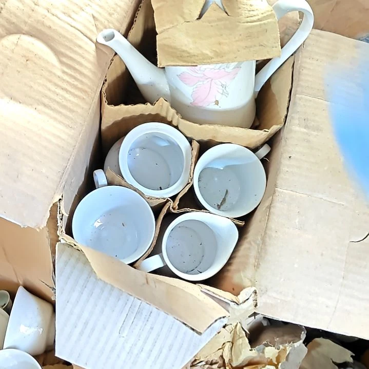 摆件陶瓷盘子碗啥都有