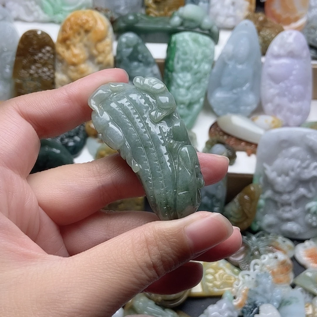 翡翠未镶嵌颈饰翡翠