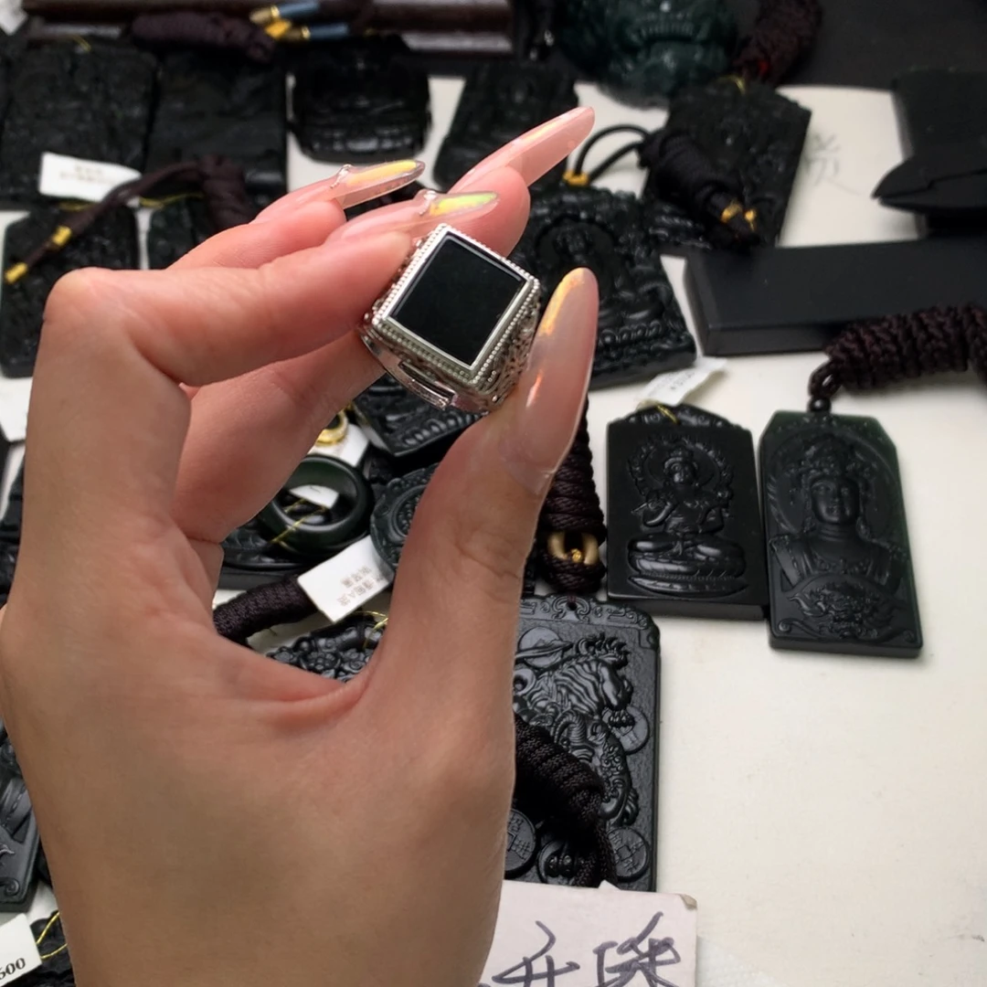 壹***何翡翠未镶嵌挂件天然a货钢琴黑挂件