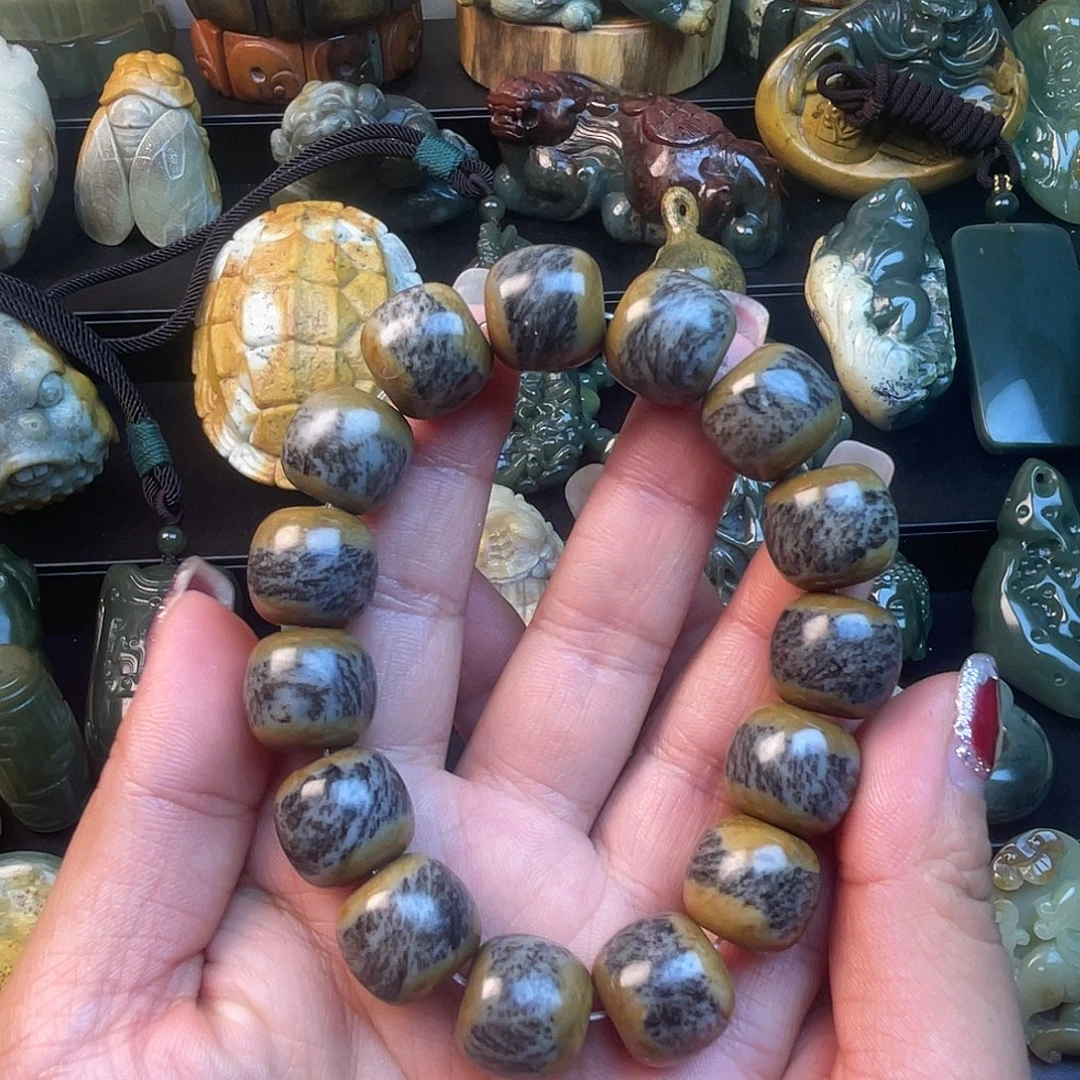 透闪石质玉未镶嵌手链