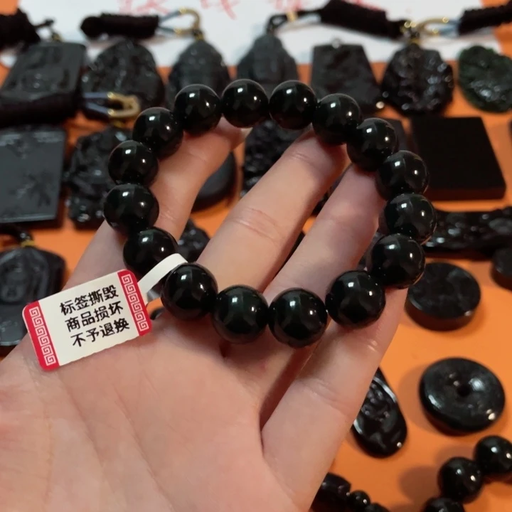 翡翠颈饰未镶嵌万**意