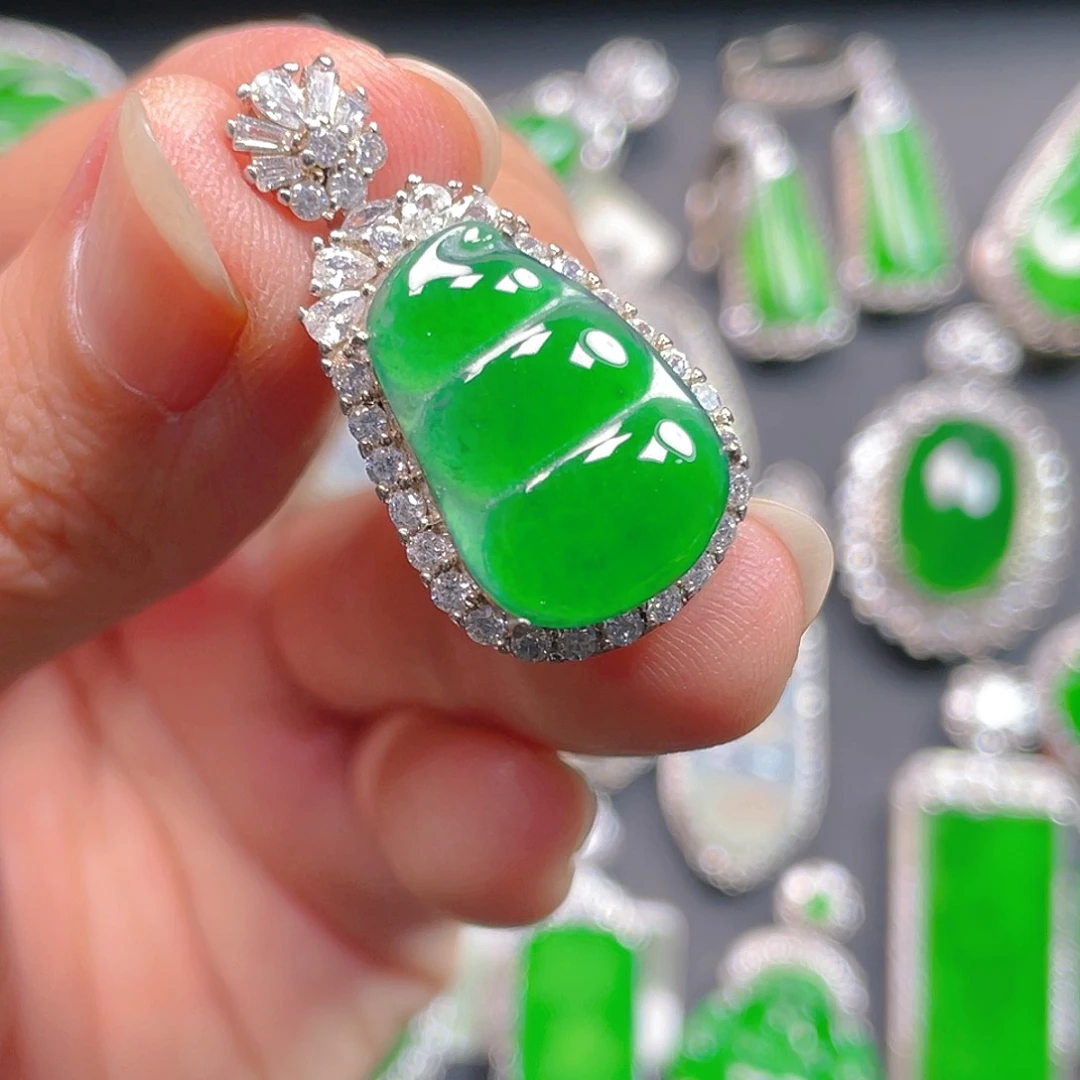 吊坠(不含链)未镶嵌翡翠