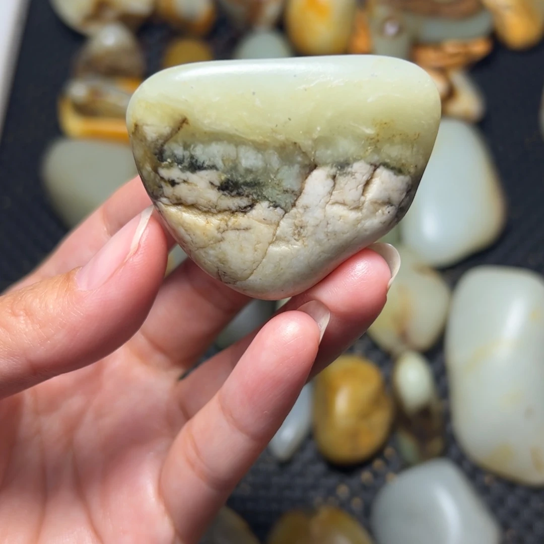 用***7和田玉未镶嵌把件2