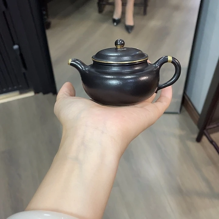 茶壶紫砂全手工打造