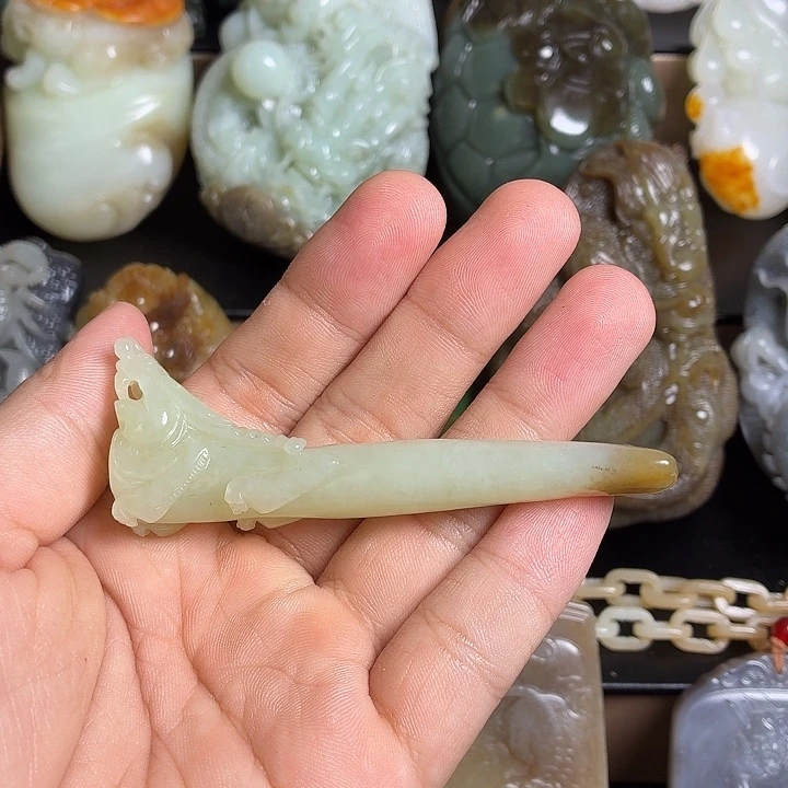 和田玉未镶嵌颈饰