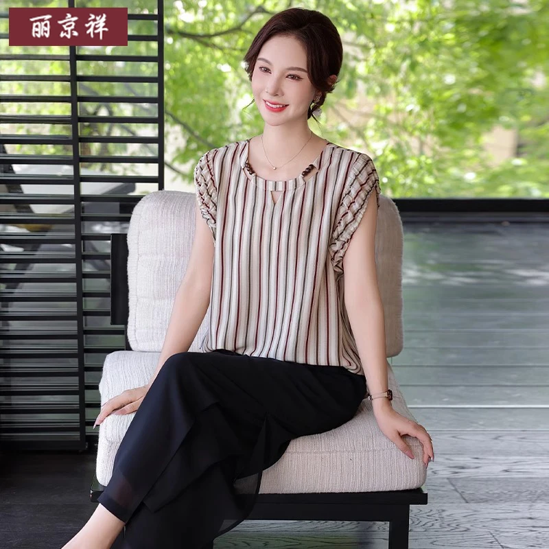 时尚妈妈夏装2025新款短袖小衫条纹套装中老年女气质上衣休闲T恤