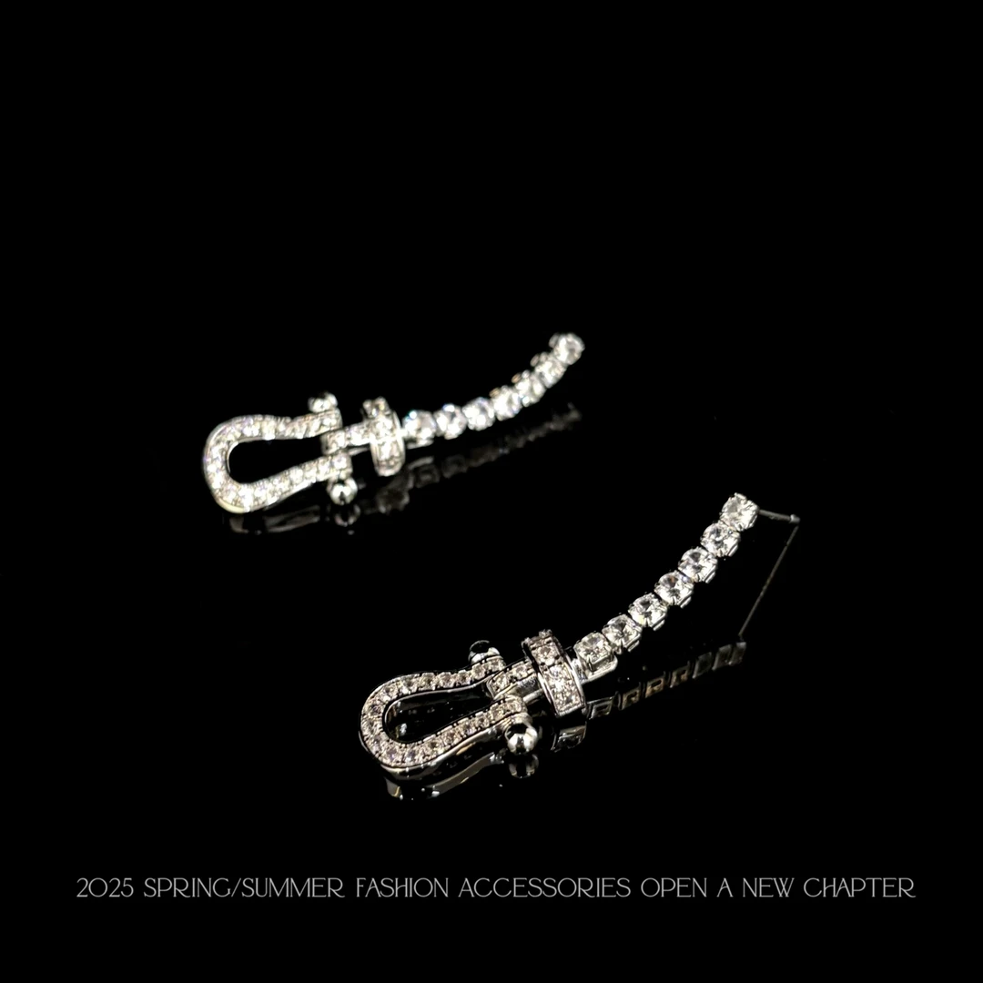 铜合金耳饰 镀K金 2025款C2444【冰马蹄流苏】BOBAOLI 耳钉