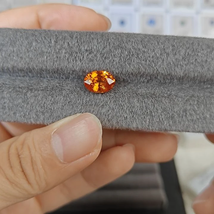 石榴石（芬达石）天然芬达石未镶嵌天然芬达石爱马仕橙3.7ct