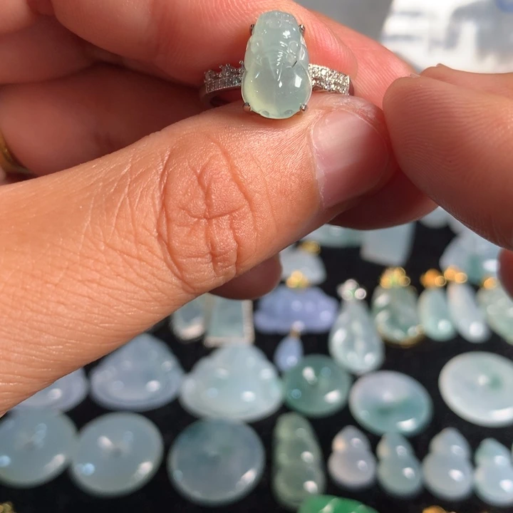 翡翠戒指银S925镶嵌天然A货缅甸翡翠貔貅戒指
