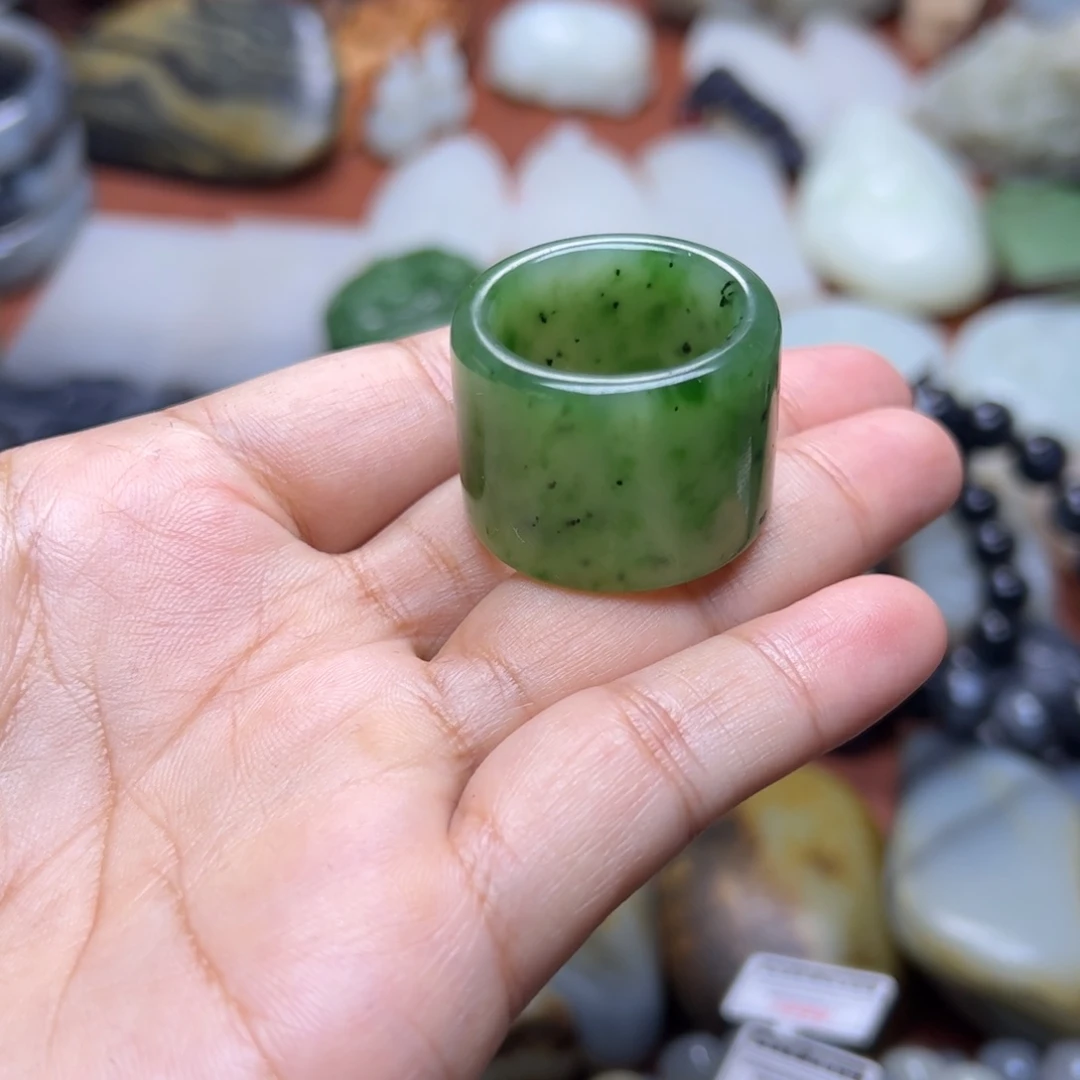 和田玉未镶嵌戒指