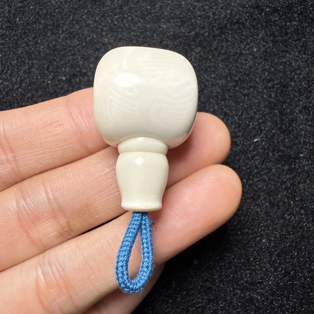 F1024猛犸象牙19.2*20*31mm藏式分体三通桶珠分体冰料果冻料