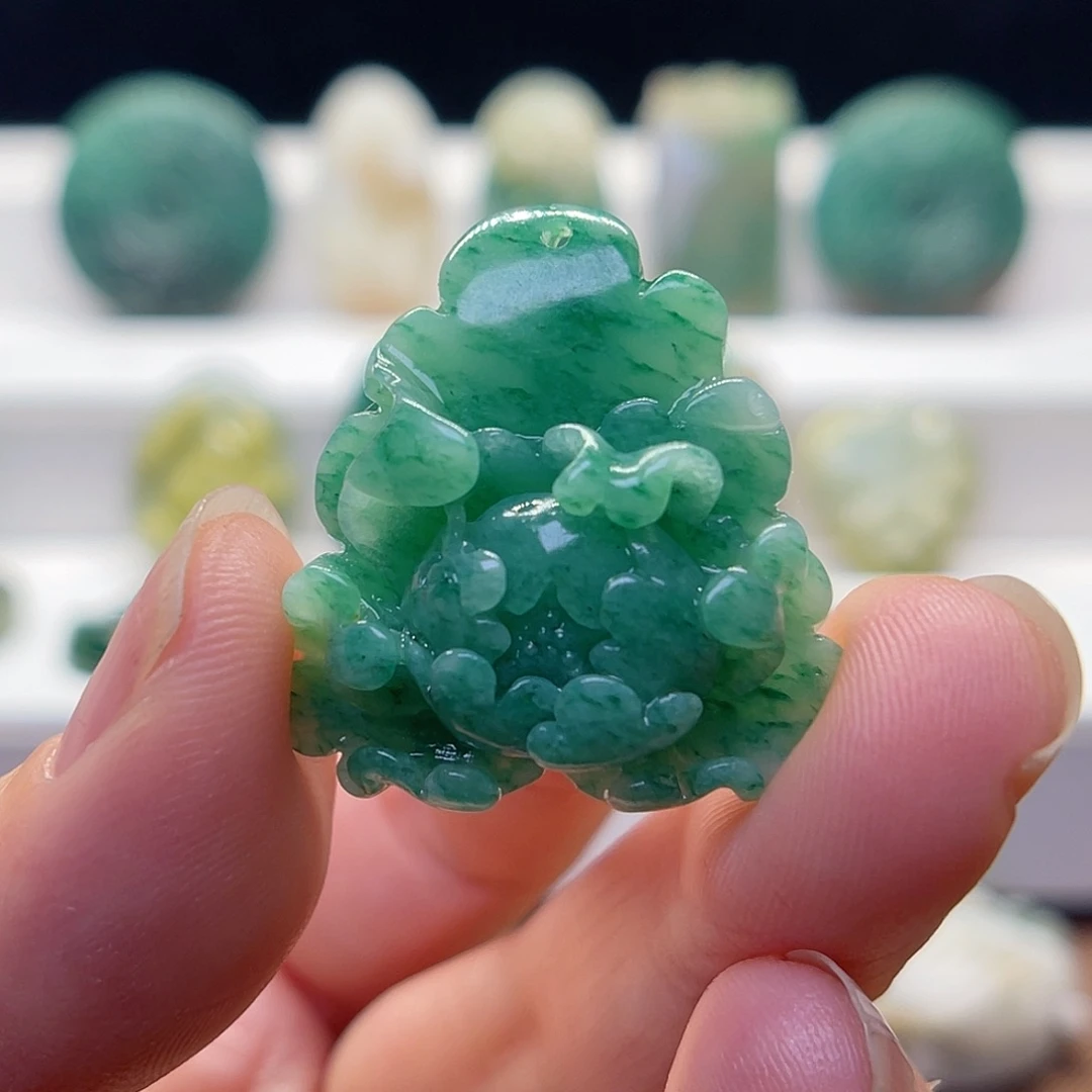 独山玉未镶嵌颈饰