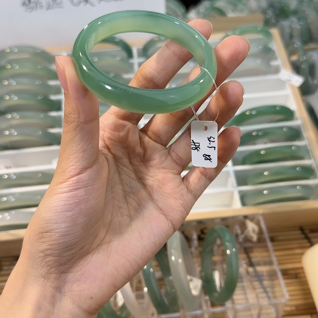 玛瑙/玉髓未镶嵌手镯圈口52.5
