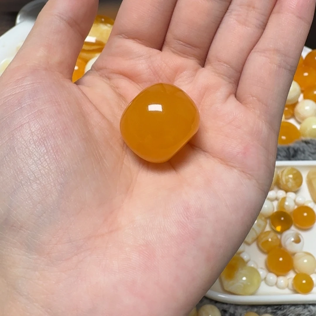 琥珀未镶嵌裸石蜜蜡墩子