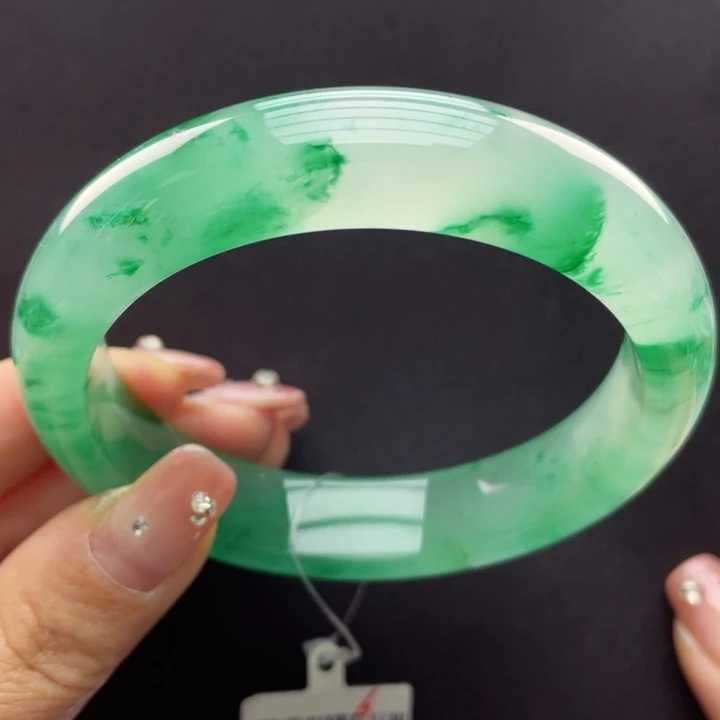 未镶嵌手镯石英质玉A****a