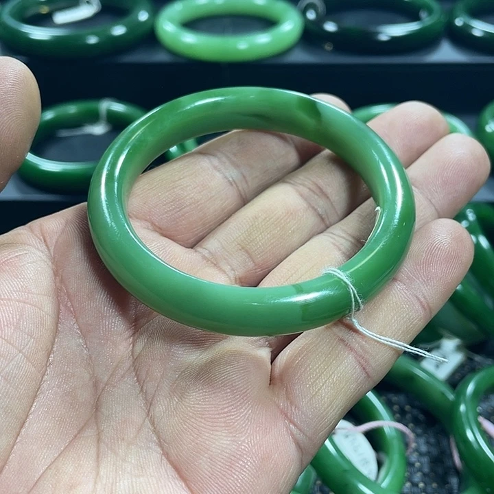 和田玉（碧玉）未镶嵌手镯