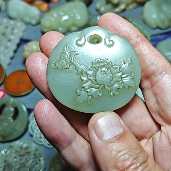 颈饰未镶嵌和田玉