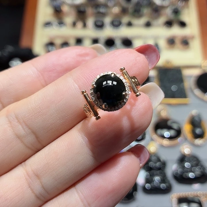 翡翠18K金镶嵌戒指