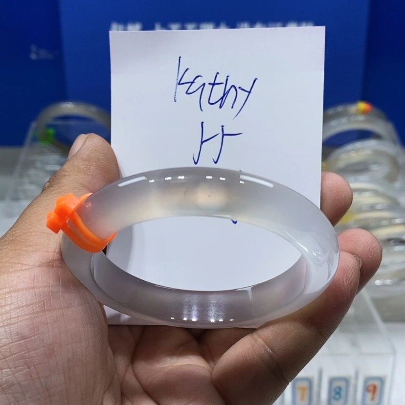 【闪购商品】玛瑙/玉髓手镯未镶嵌K****?